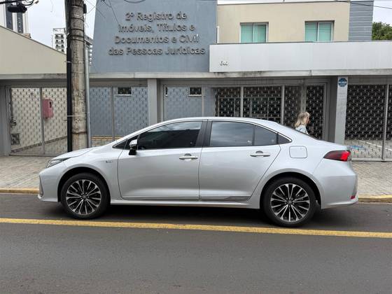 TOYOTA COROLLA 1.8 VVT-I HYBRID FLEX ALTIS PREMIUM CVT TOYOTA COROLLA 1.8 VVT-I HYBRID FLEX ALTIS PREMIUM CVT